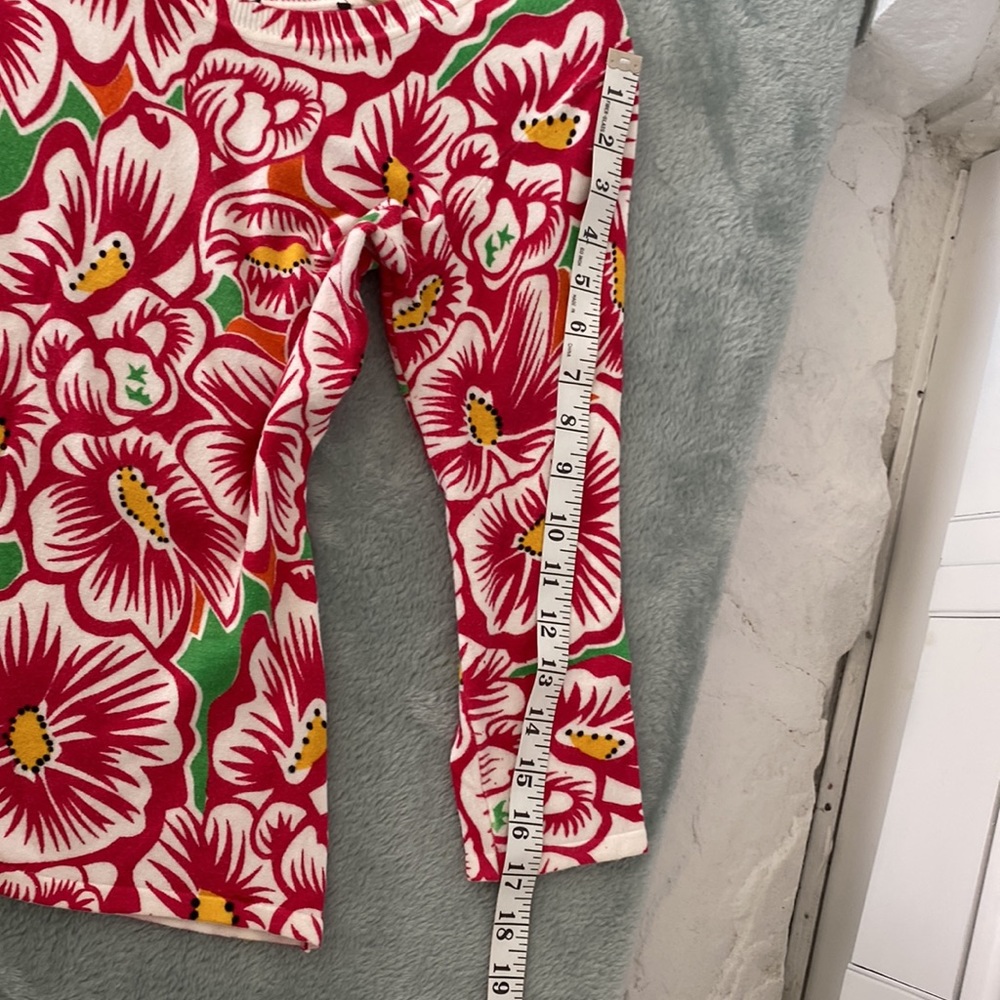 Hot Pink white yellow black green floral knit top v neck and scoop back - Picture 6 of 9